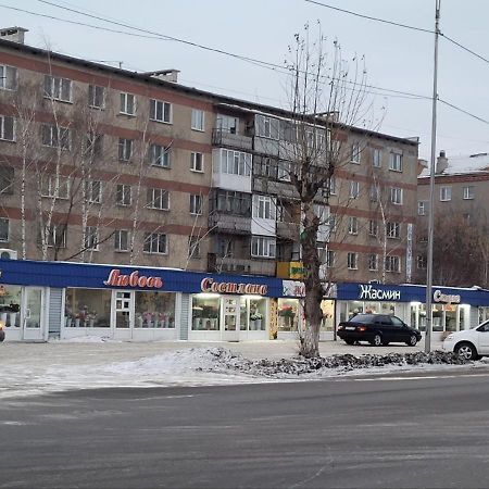 1 Комнатные Апартаменты На Ауэзова 236 コクシェタウ エクステリア 写真